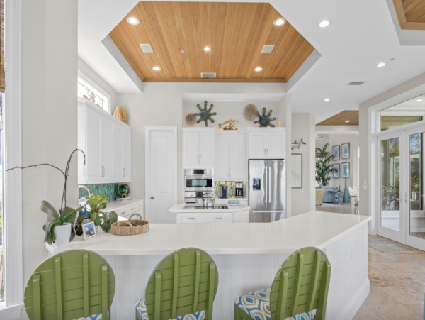 Bay to Gulf  Luxury Five Bedroom Vacation Home with Pool
